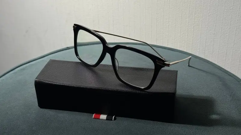 Очки THOM BROWNE